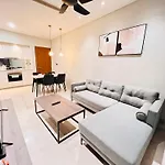 Sky Suites At Klcc By Mitstay