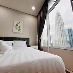Sky Suites At Klcc By Mitstay