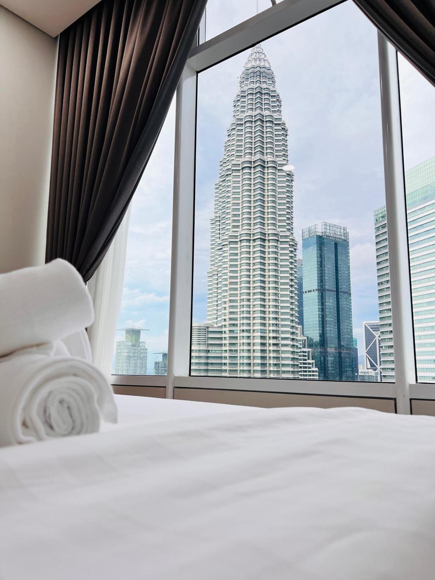 Sky At Klcc By Mitstay Pangsapuri *